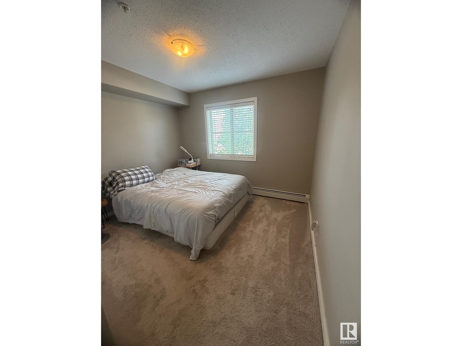 Photo 13 of 122 5816 Mullen Pl Nw, Edmonton AB