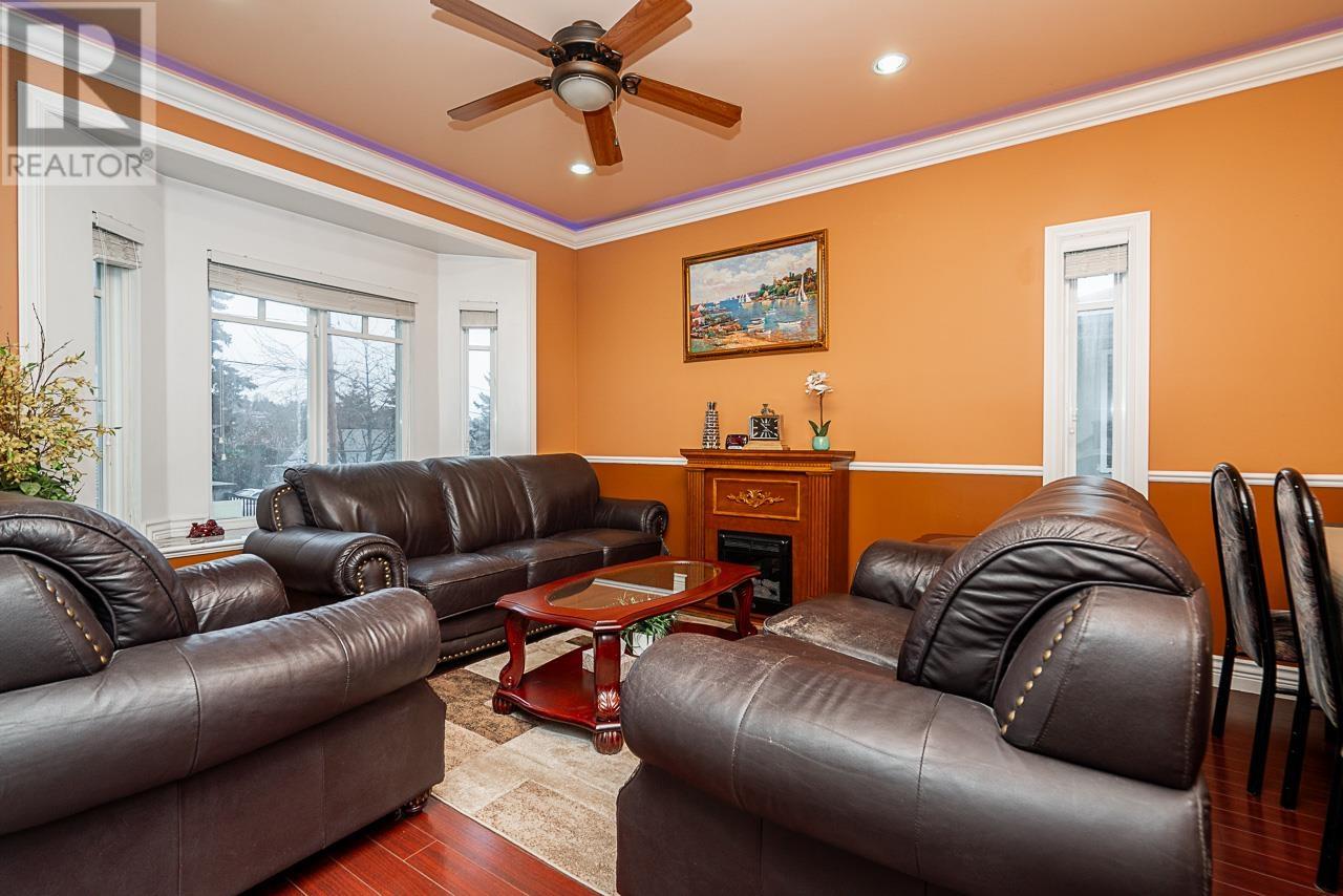 Photo 8 of 528 Sixteen Street, New Westminster BC