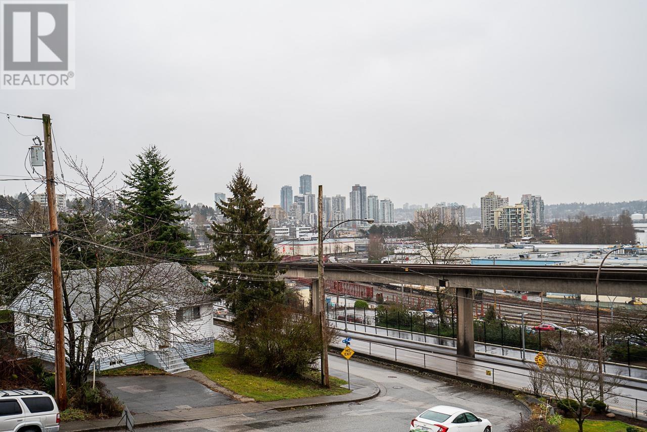 Photo 24 of 528 Sixteen Street, New Westminster BC
