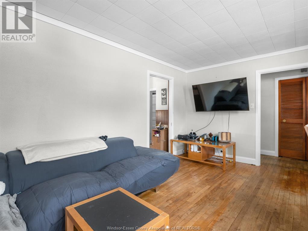 Photo 10 of 720 Roseland Drive South, Windsor ON