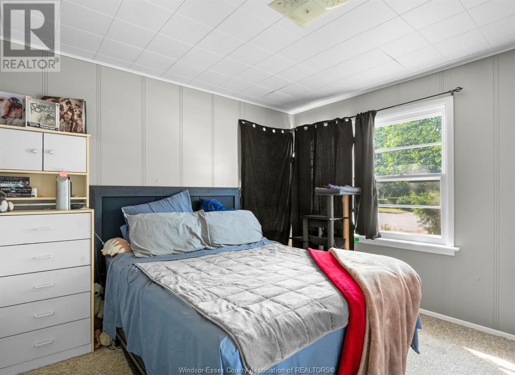 Photo 11 of 720 Roseland Drive South, Windsor ON