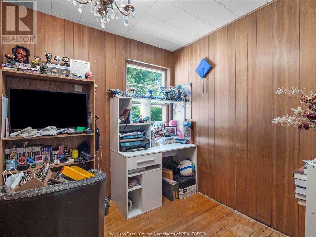 Photo 12 of 720 Roseland Drive South, Windsor ON