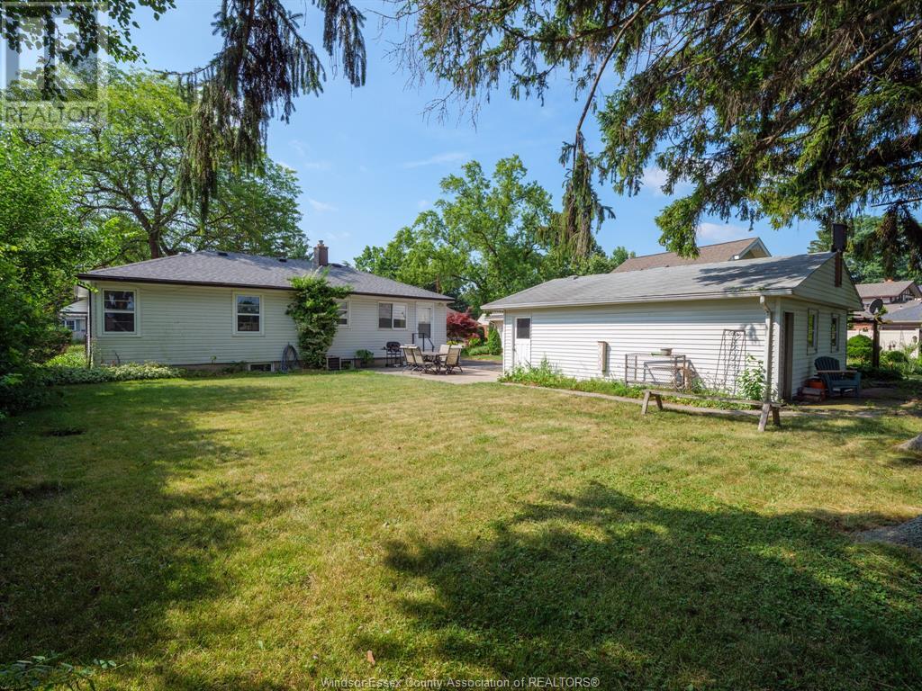 Photo 16 of 720 Roseland Drive South, Windsor ON