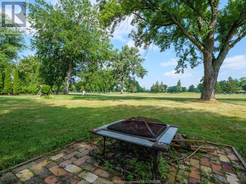 Photo 20 of 720 Roseland Drive South, Windsor ON
