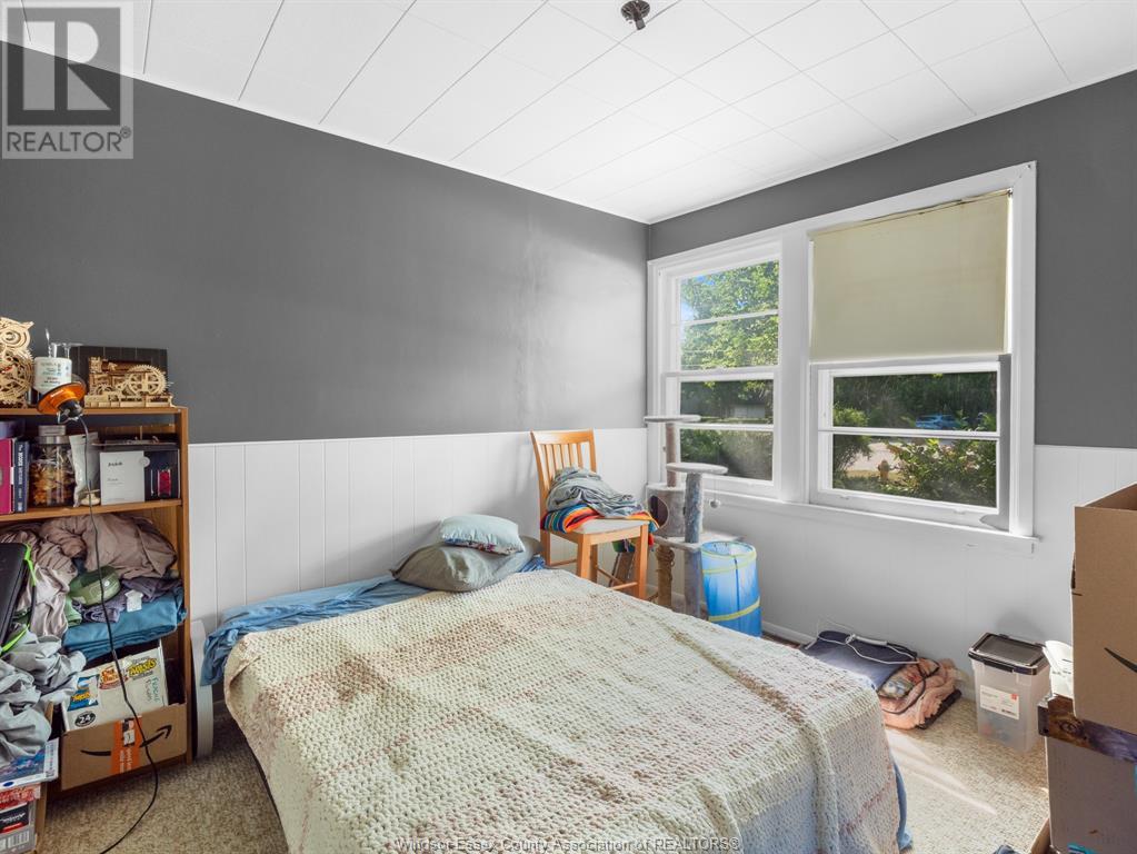 Photo 9 of 720 Roseland Drive South, Windsor ON