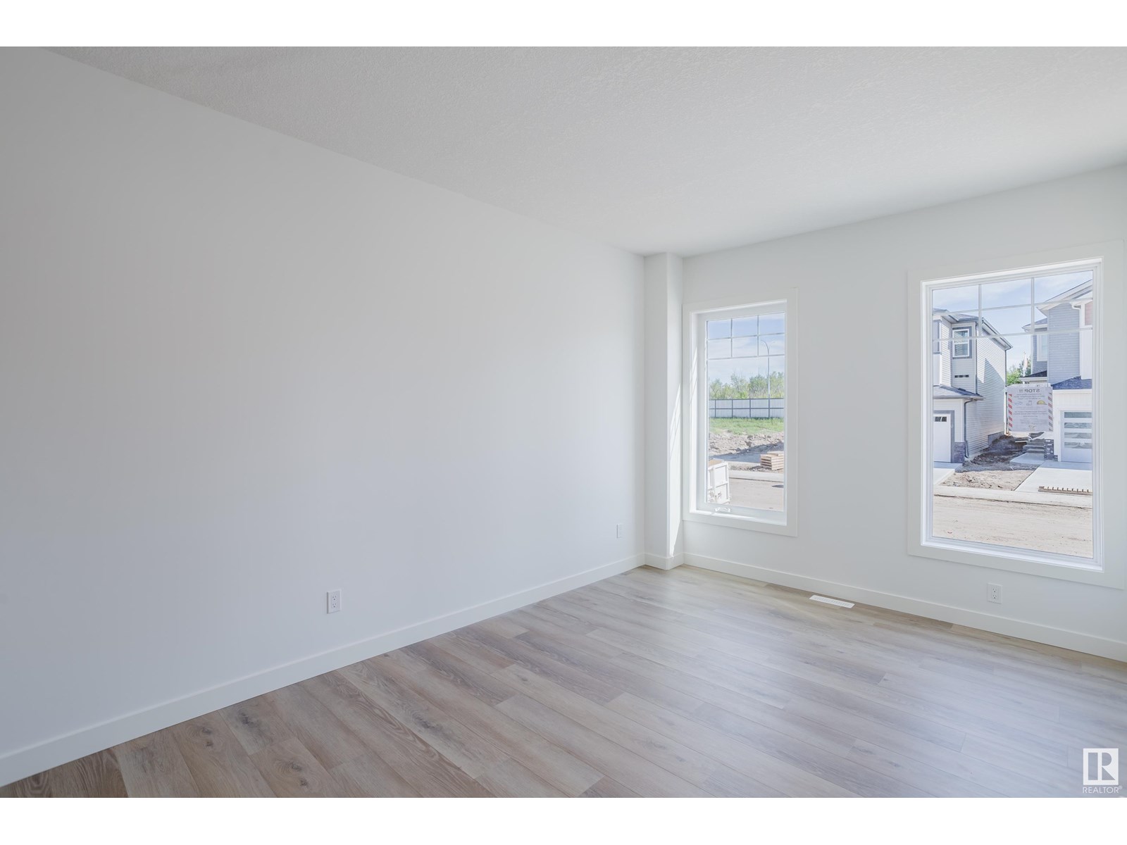 Photo 7 of 263 Munn Wy, Leduc AB
