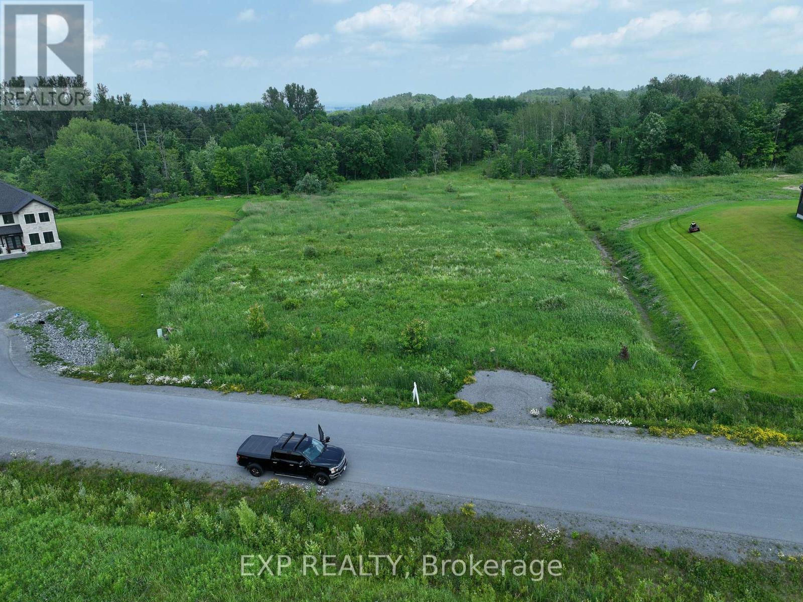 Photo 9 of 26 Nirmala Drive, Ottawa ON