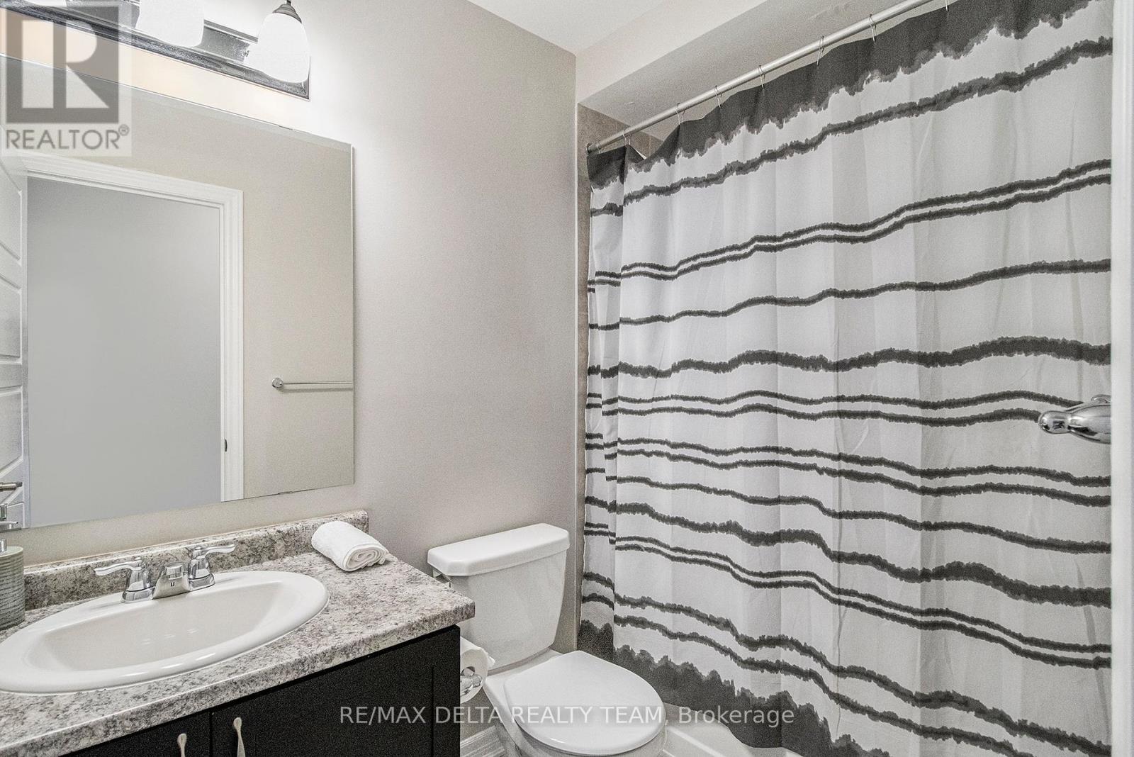 Photo 13 of 132 Conifer Creek Circle, Ottawa ON