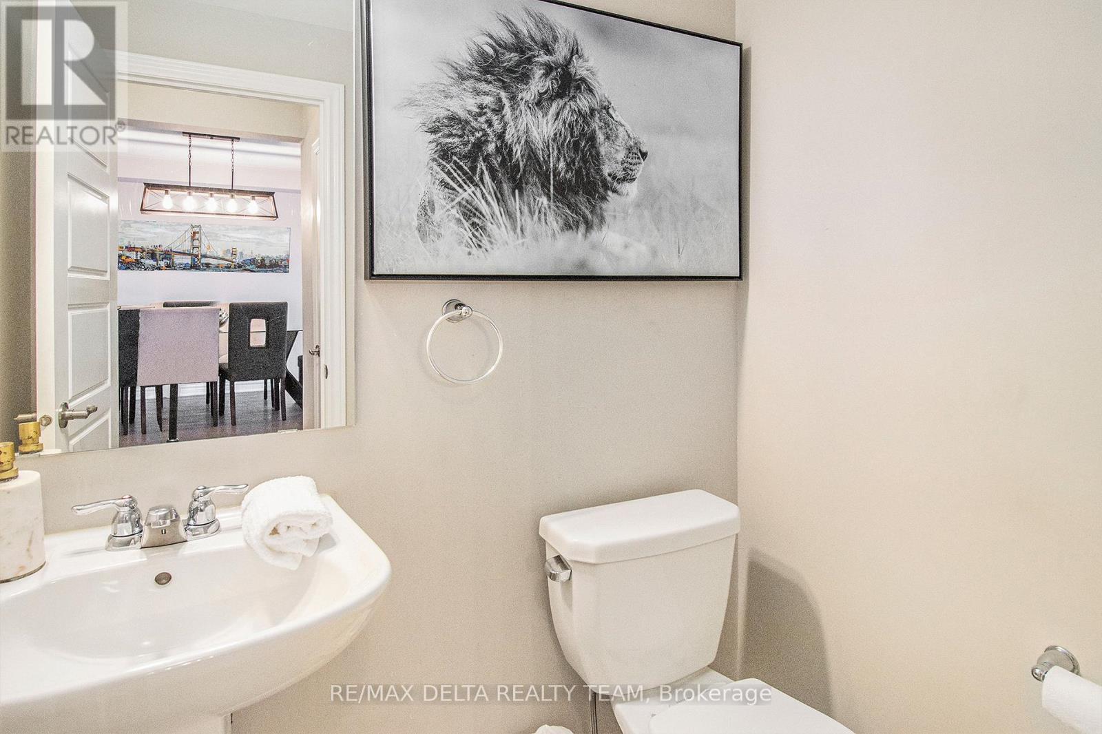 Photo 2 of 132 Conifer Creek Circle, Ottawa ON