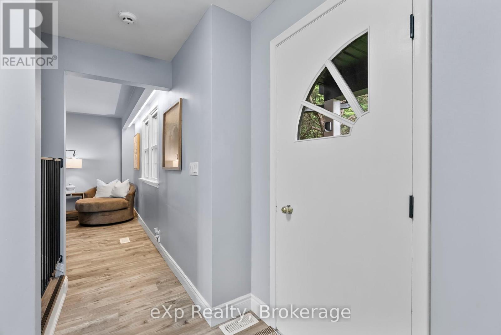 Photo 9 of 450 Smith Street, Wellington North ON