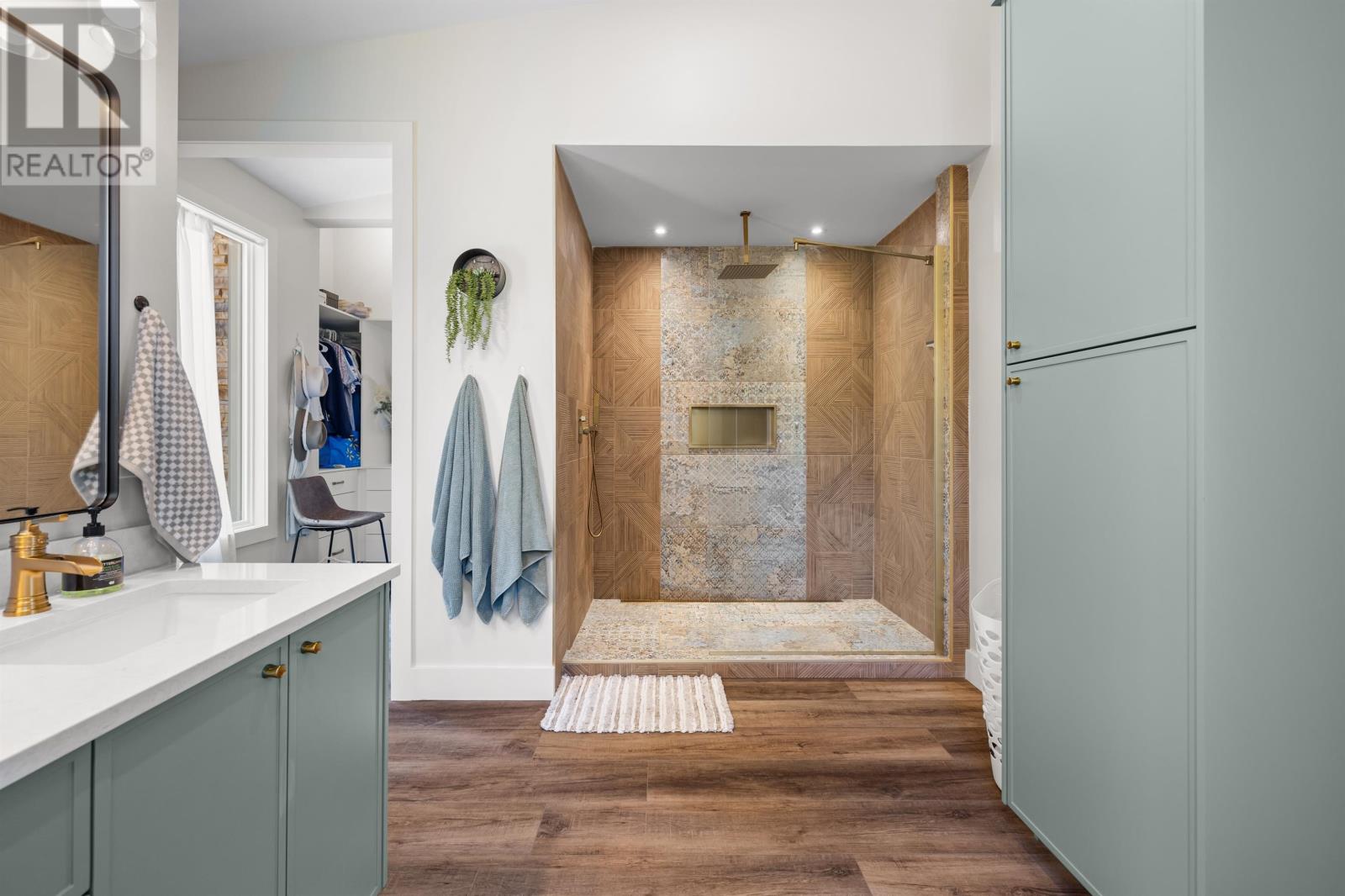 40 MEADOWLANDS ROAD - 28