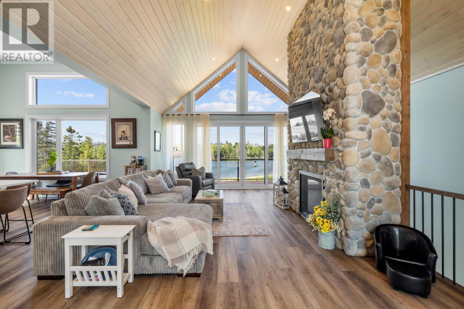 40 MEADOWLANDS ROAD - 13