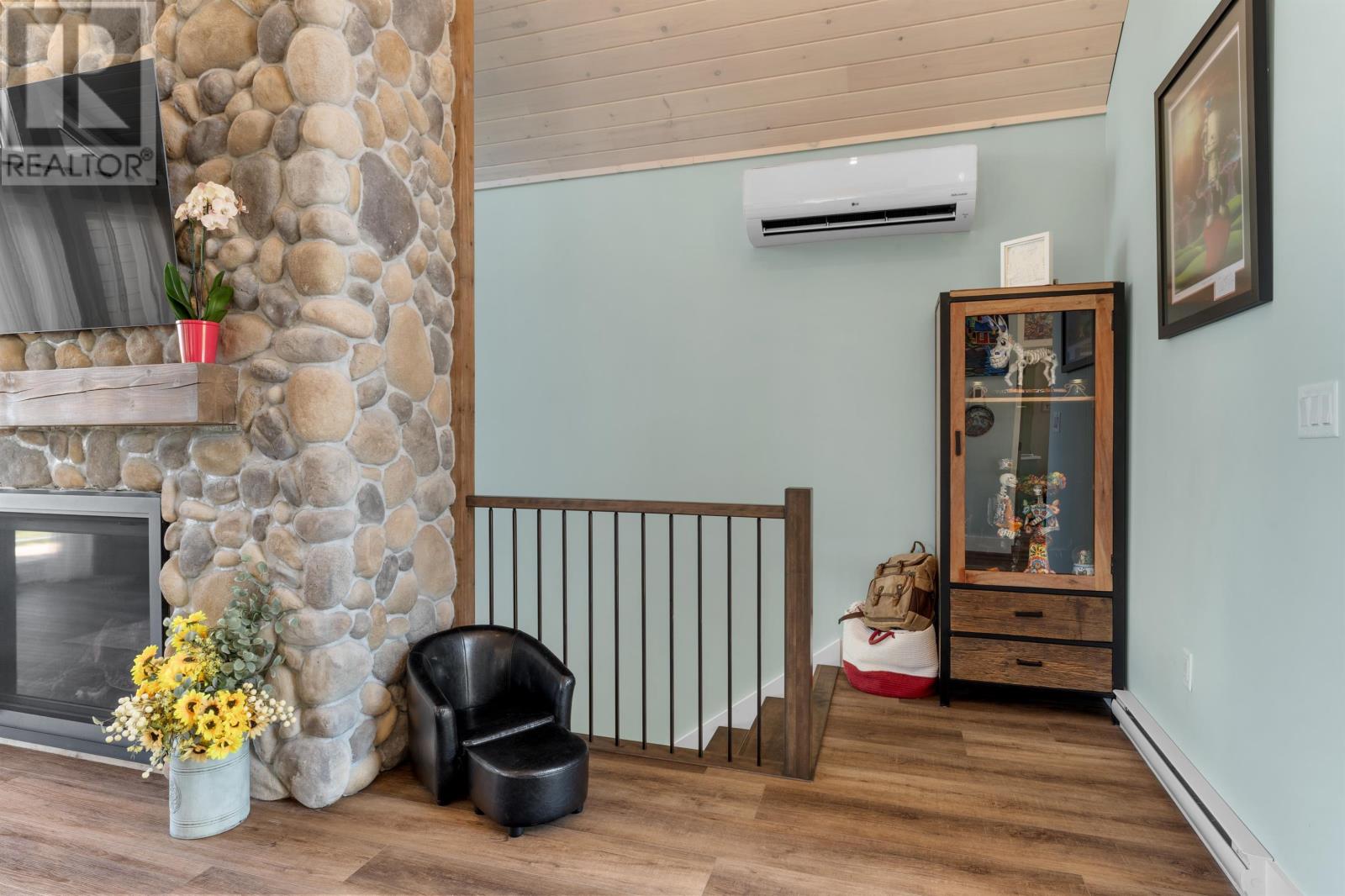 40 MEADOWLANDS ROAD - 31