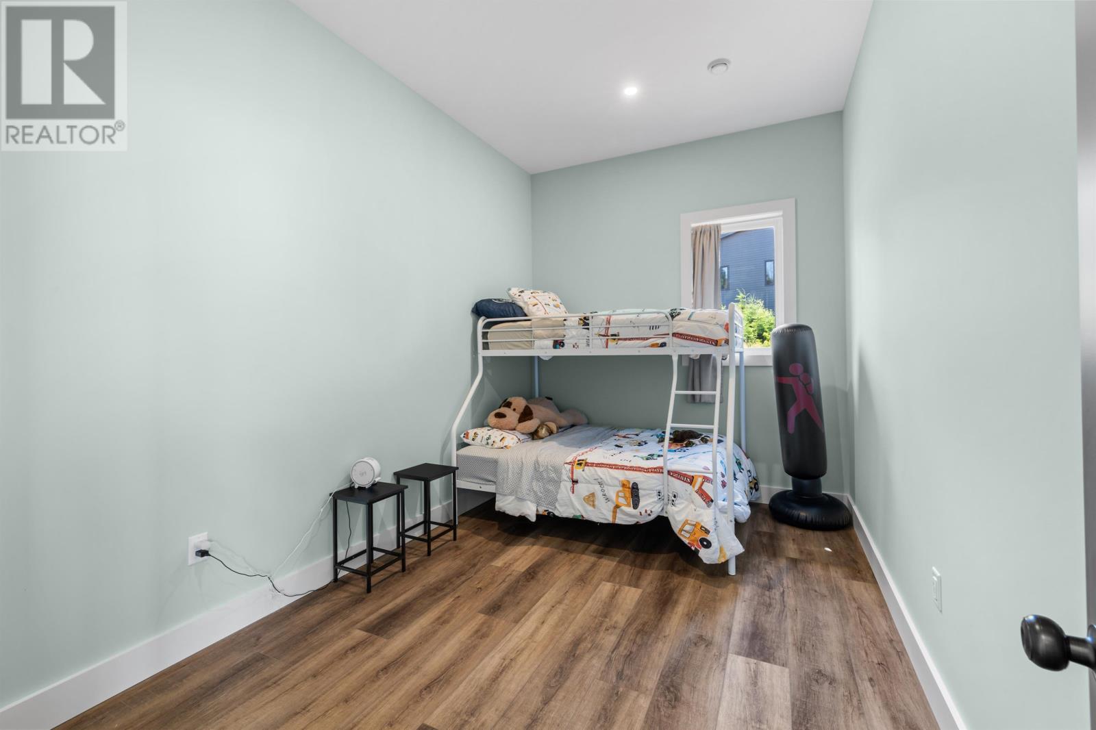 40 MEADOWLANDS ROAD - 35