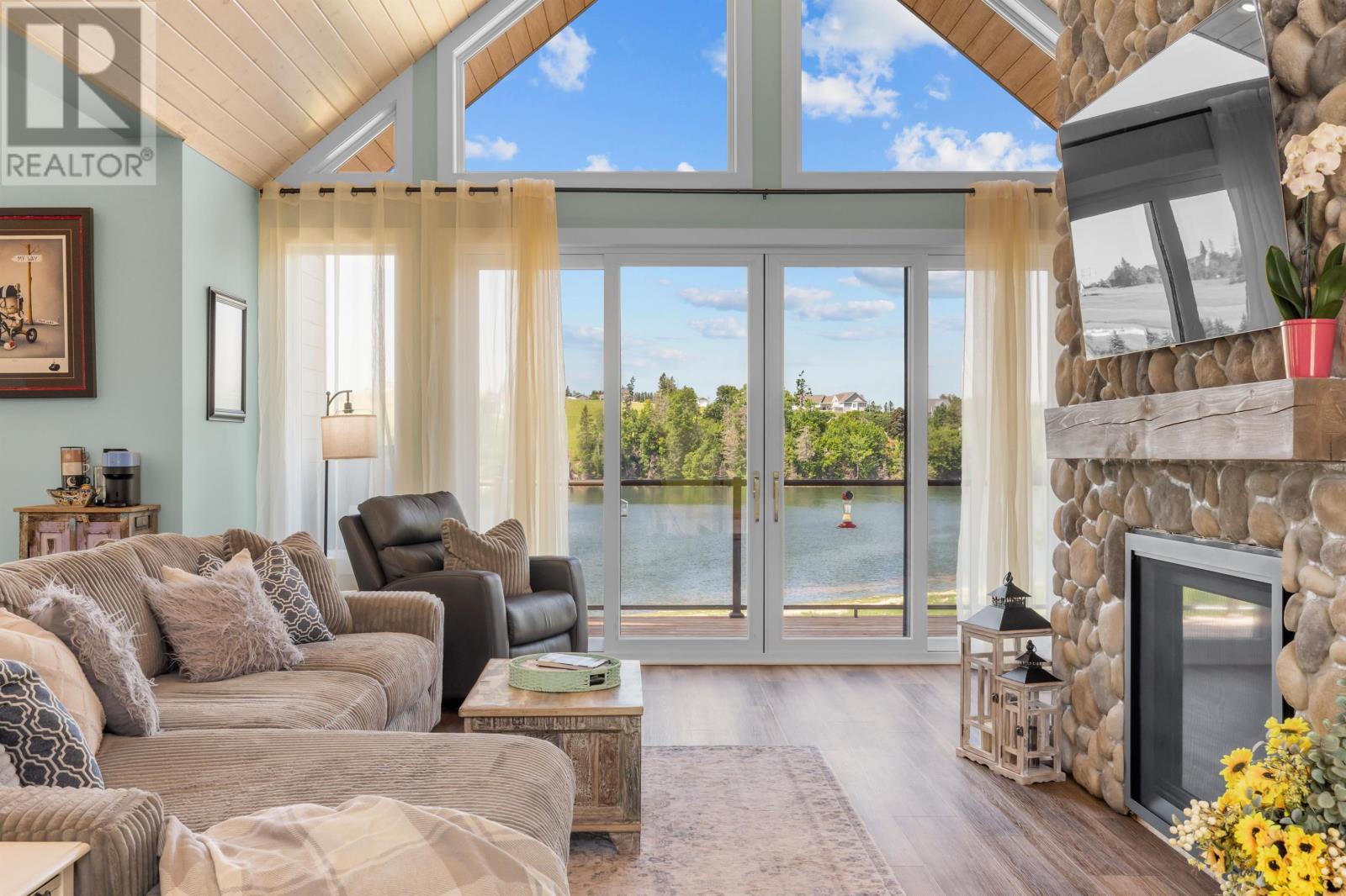 40 MEADOWLANDS ROAD - 14