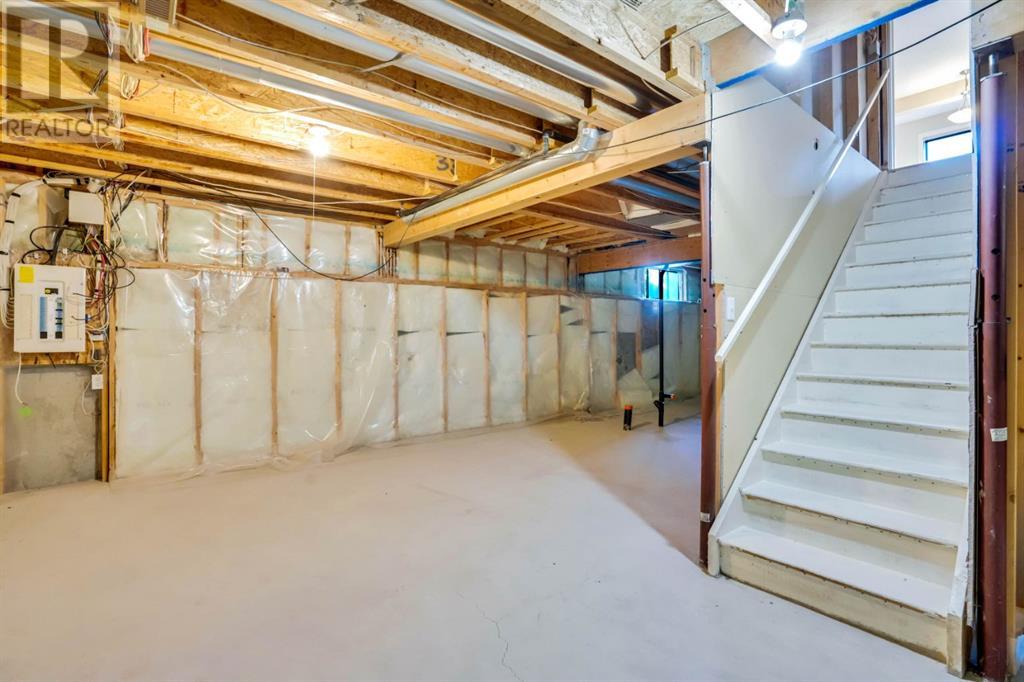 Single Family House for Sale in  Elkton Way SW Springbank Hill Calgary 