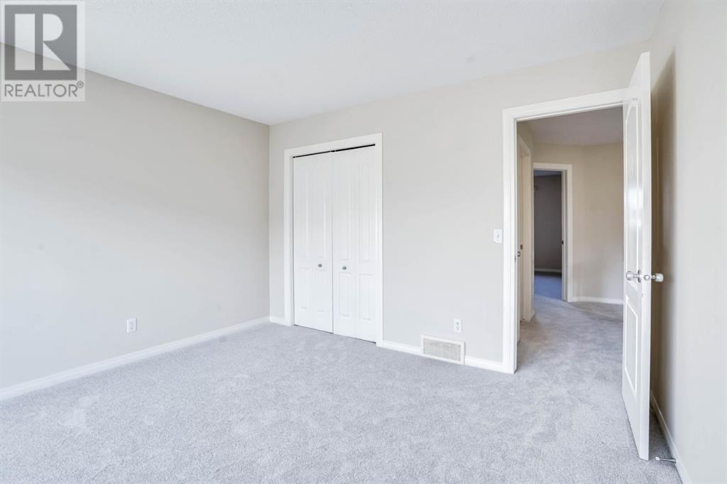 Single Family House for Sale in  Elkton Way SW Springbank Hill Calgary 