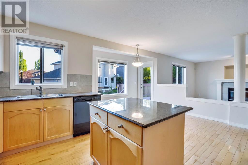 Single Family House for Sale in  Elkton Way SW Springbank Hill Calgary 
