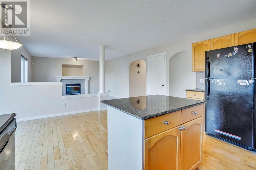 Single Family House for Sale in  Elkton Way SW Springbank Hill Calgary 