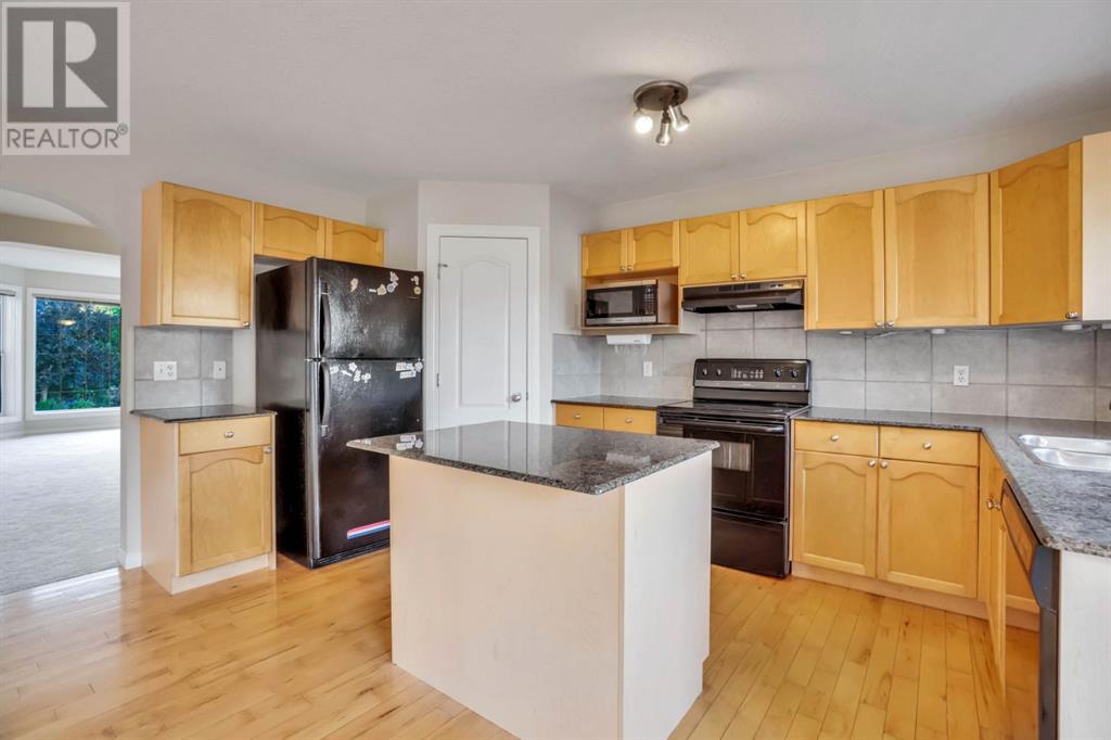 Single Family House for Sale in  Elkton Way SW Springbank Hill Calgary 