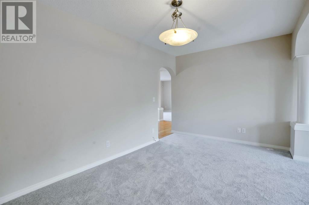 Single Family House for Sale in  Elkton Way SW Springbank Hill Calgary 
