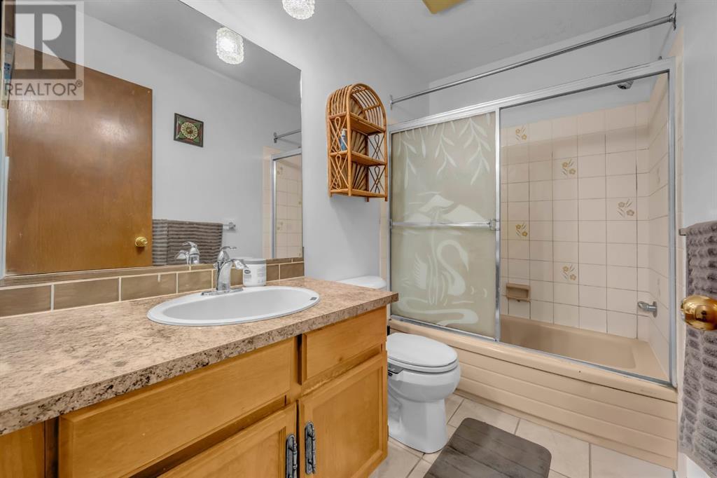 Single Family House 4 Level for Sale in  Whiteram Close NE Whitehorn Calgary 