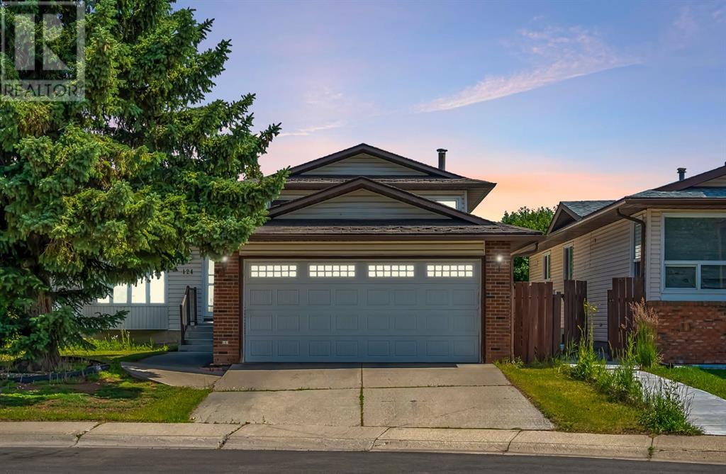 Single Family House 4 Level for Sale in  Whiteram Close NE Whitehorn Calgary 