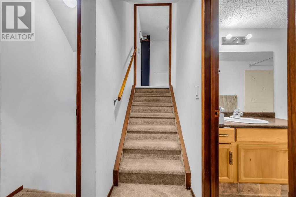 Single Family House 4 Level for Sale in  Whiteram Close NE Whitehorn Calgary 