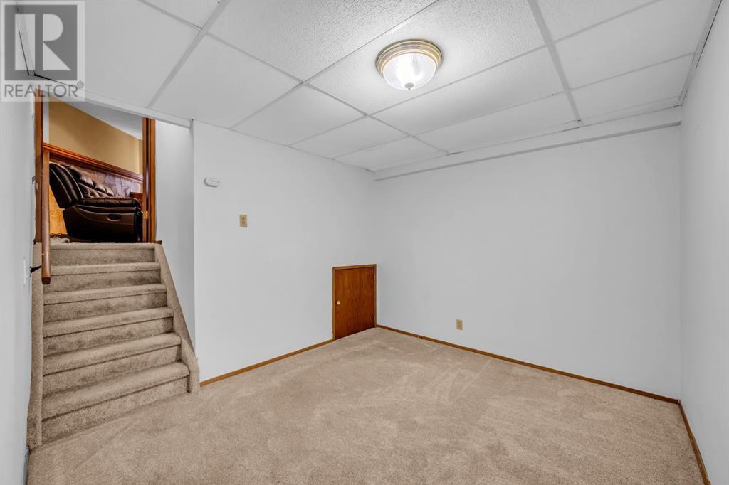 Single Family House 4 Level for Sale in  Whiteram Close NE Whitehorn Calgary 