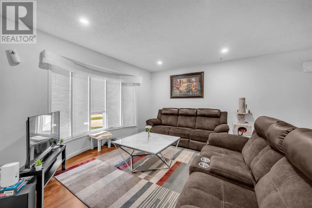Single Family House 4 Level for Sale in  Whiteram Close NE Whitehorn Calgary 