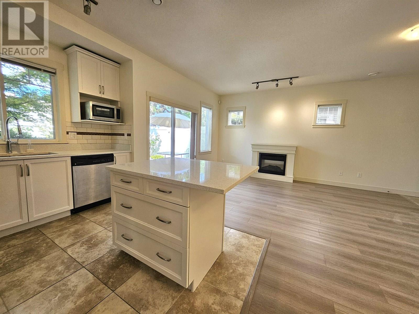 Photo 8 of 34 11393 Steveston Highway, Richmond BC