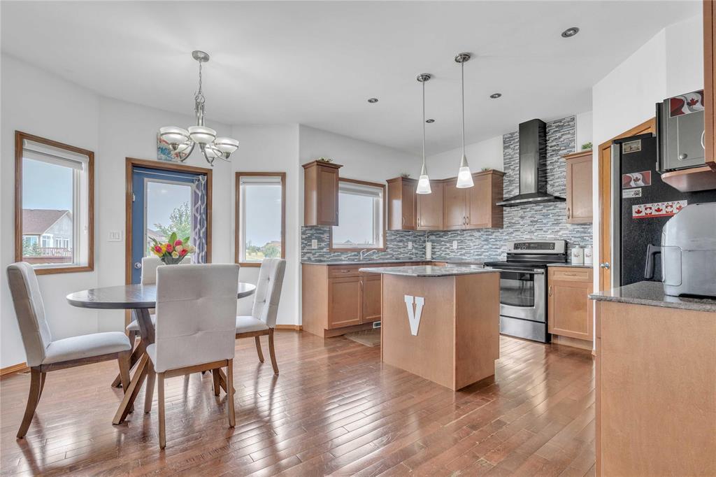 Photo 15 of 18 Massalia Drive, Winnipeg MB