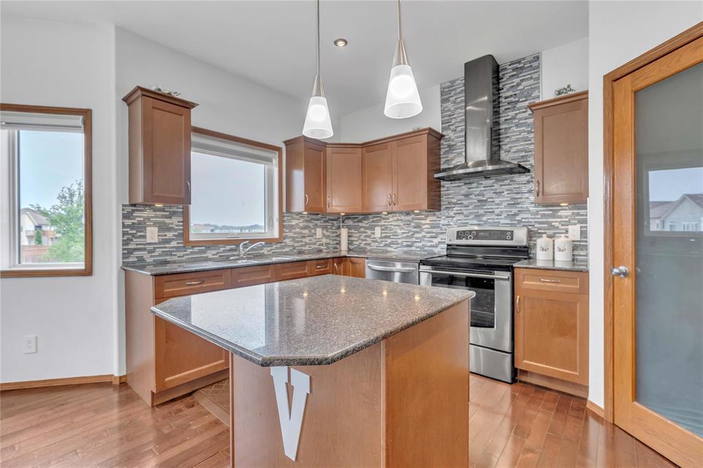 Photo 17 of 18 Massalia Drive, Winnipeg MB