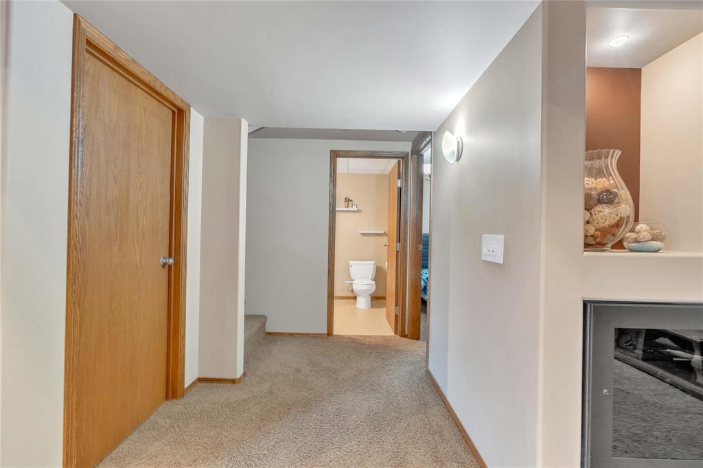 Photo 32 of 18 Massalia Drive, Winnipeg MB