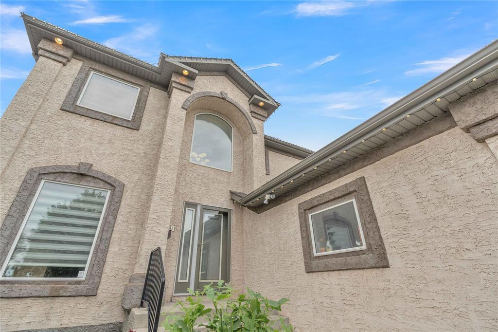 Photo 37 of 18 Massalia Drive, Winnipeg MB