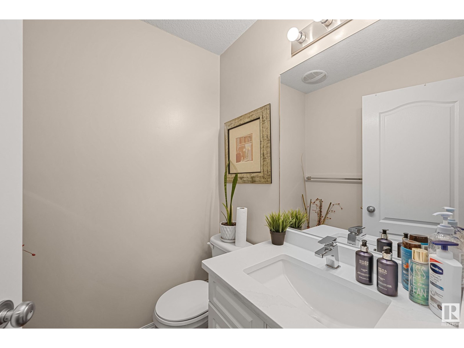 Photo 14 of 3371 25 Av Nw, Edmonton AB