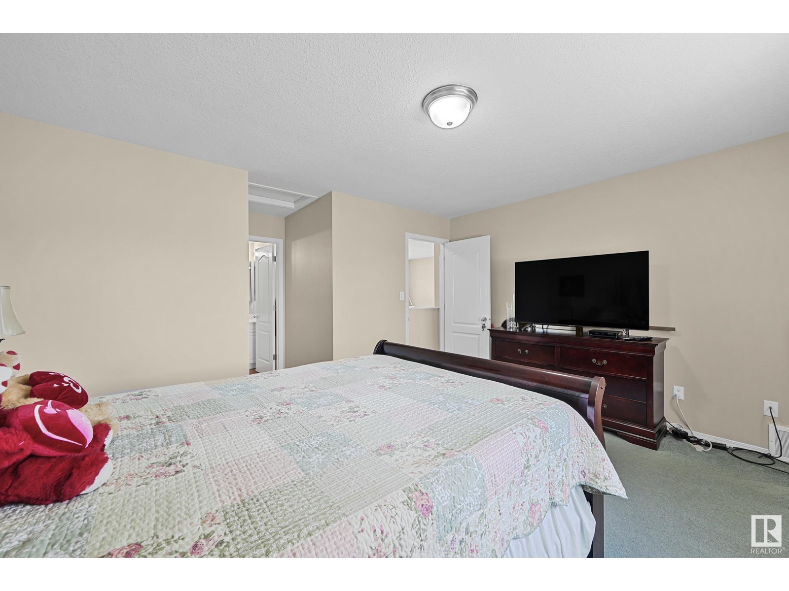 Photo 20 of 3371 25 Av Nw, Edmonton AB