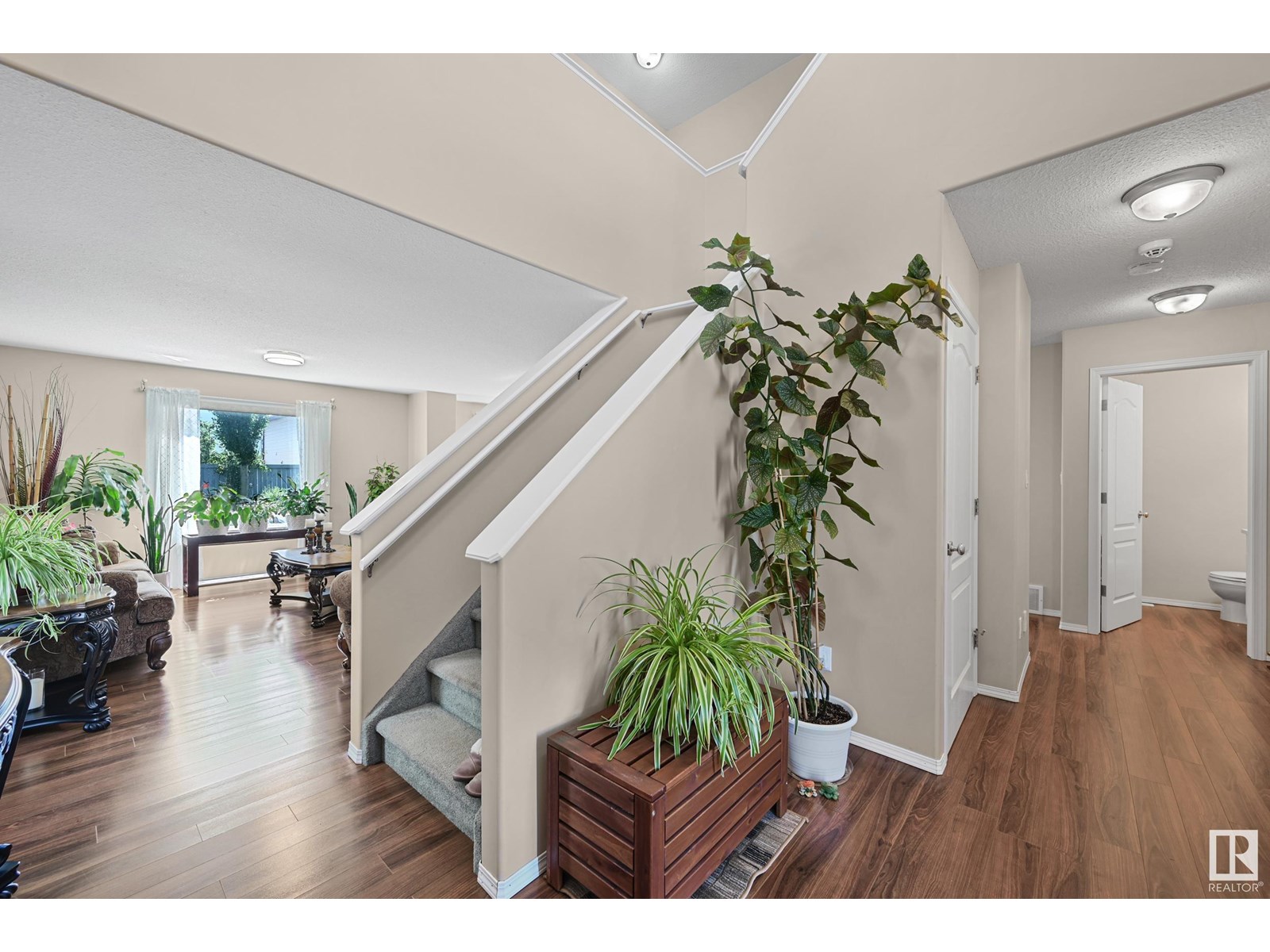 Photo 11 of 3371 25 Av Nw, Edmonton AB