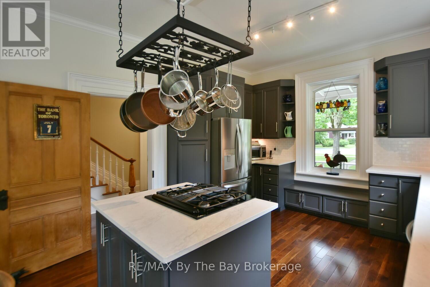 Photo 10 of 214 Elm Street, Clearview ON