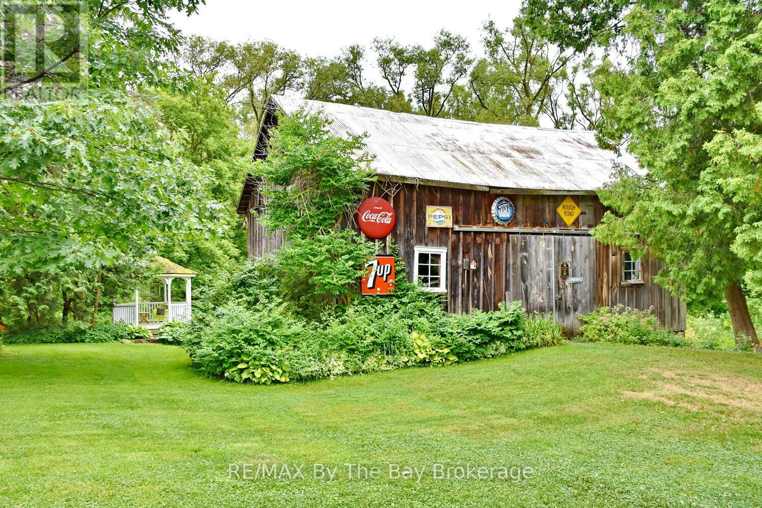 Photo 39 of 214 Elm Street, Clearview ON