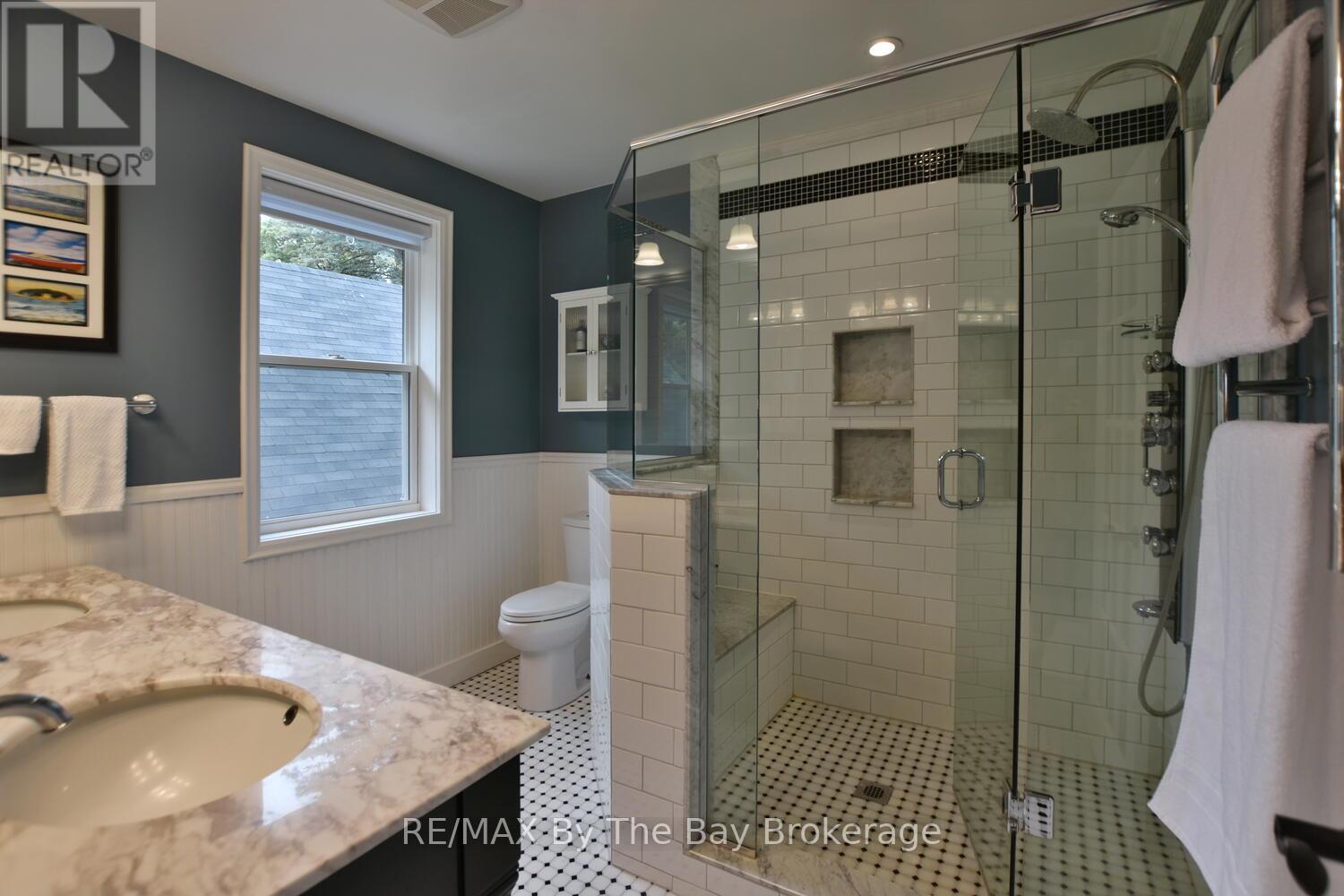 Photo 6 of 214 Elm Street, Clearview ON