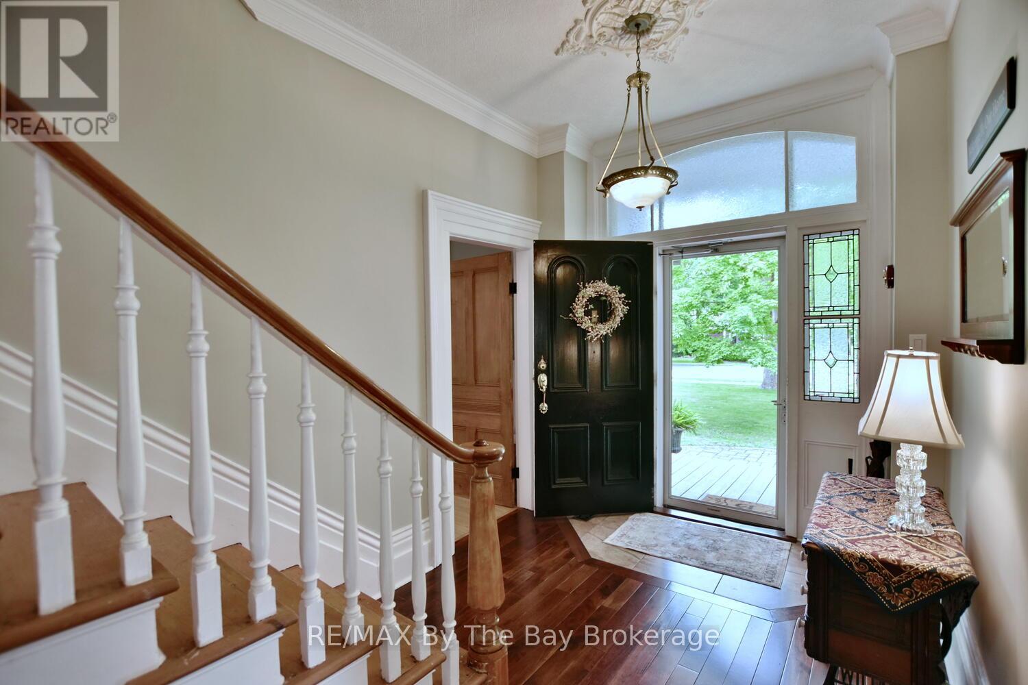 Photo 8 of 214 Elm Street, Clearview ON