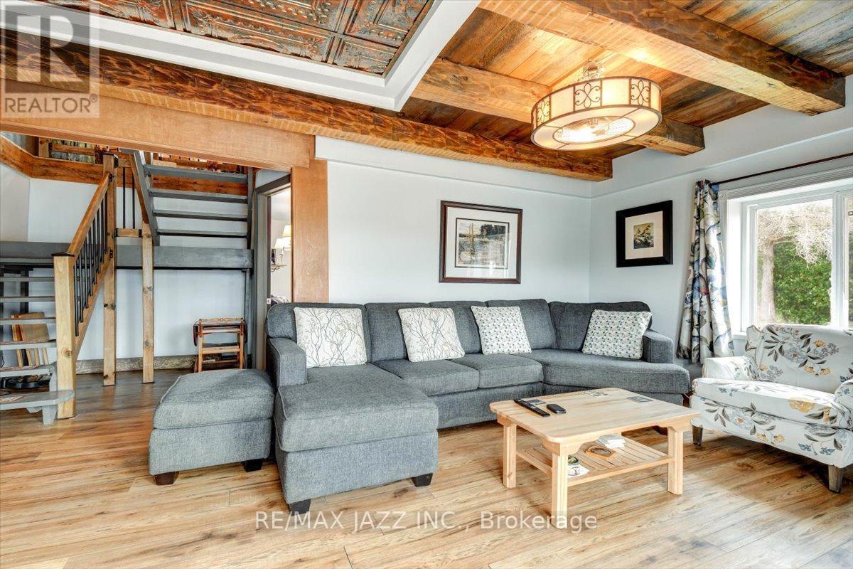 Photo 8 of 16983 Highway 62, Madoc ON