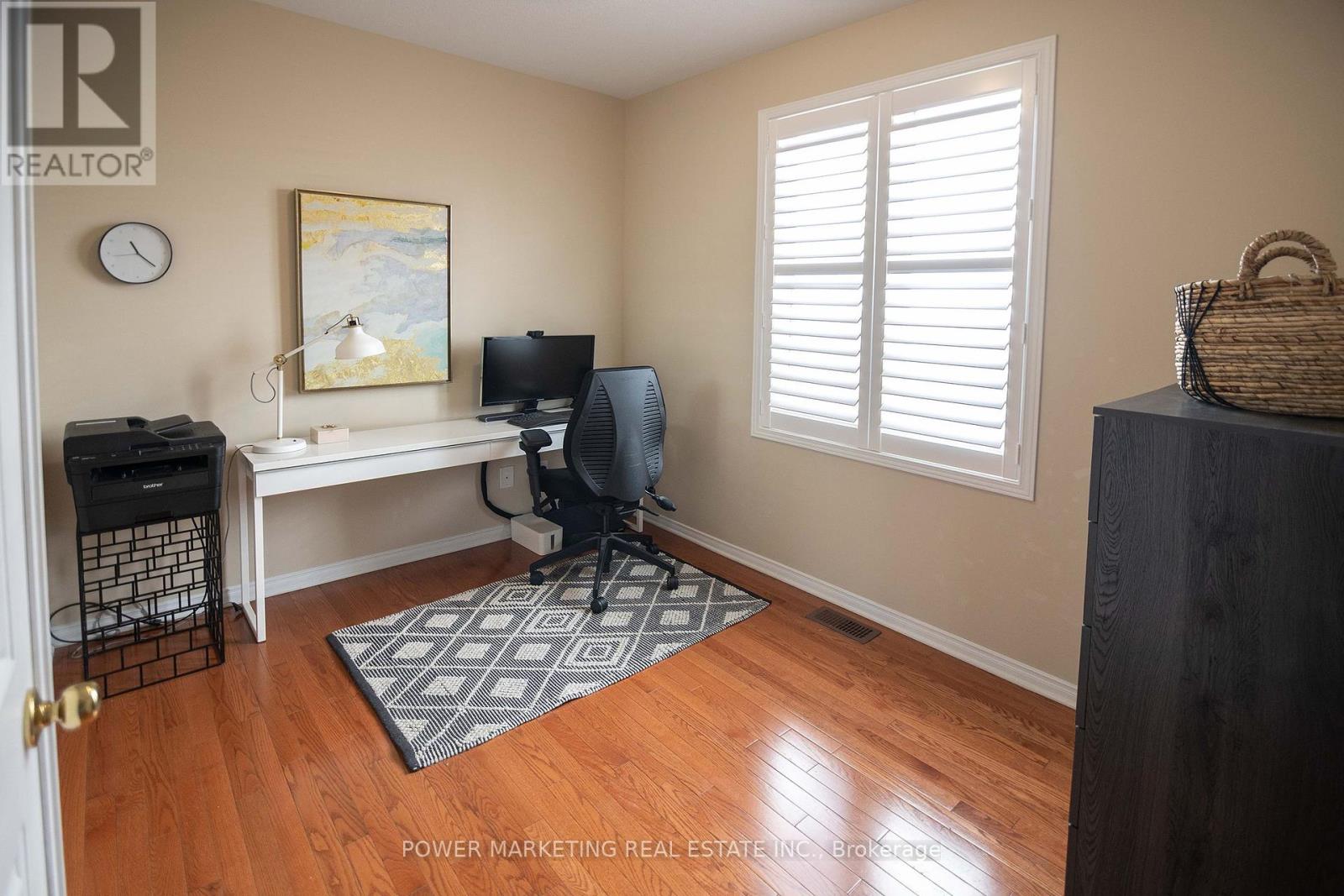 Photo 38 of 124 Strathcarron Crescent, Ottawa ON