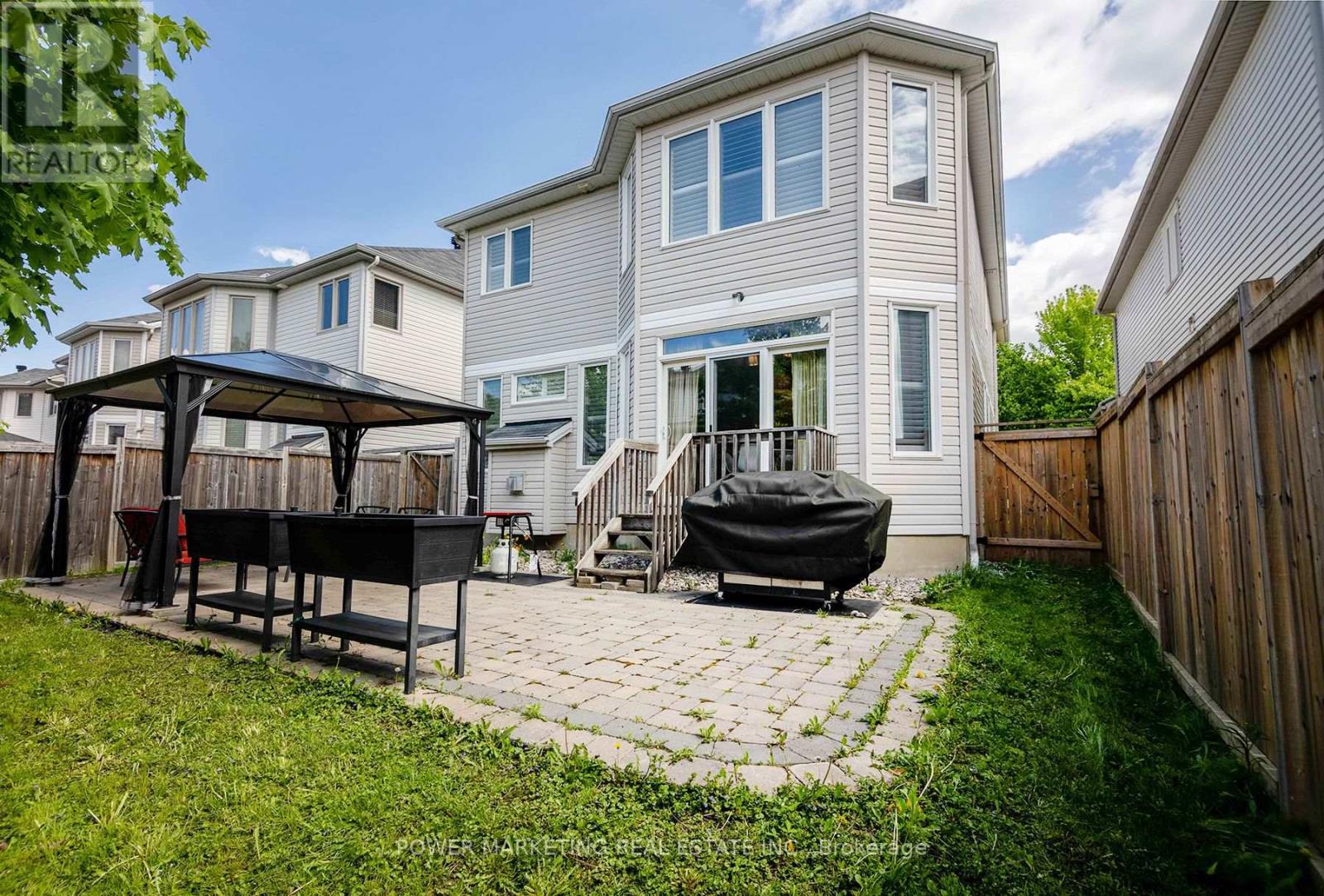 Photo 42 of 124 Strathcarron Crescent, Ottawa ON