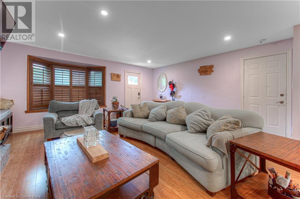 Photo 19 of 310 Cavendish Drive, Ancaster ON