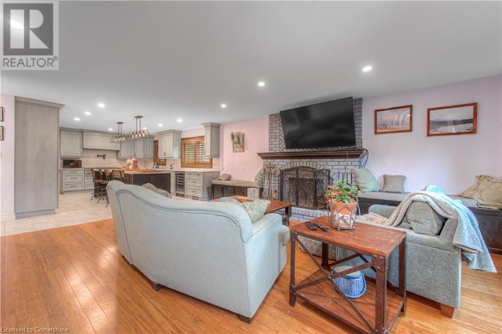 Photo 17 of 310 Cavendish Drive, Ancaster ON