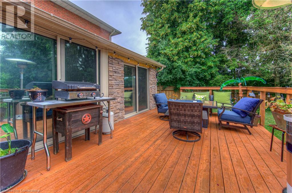 Photo 8 of 310 Cavendish Drive, Ancaster ON