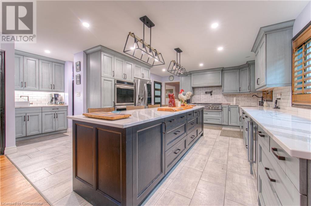 Photo 22 of 310 Cavendish Drive, Ancaster ON