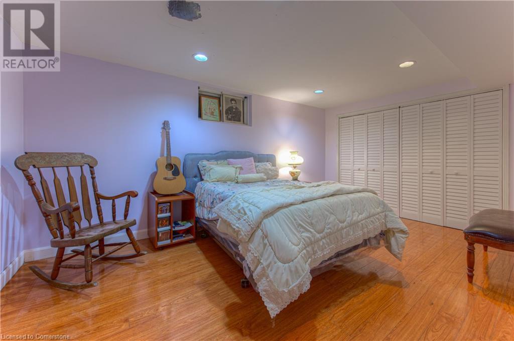 Photo 46 of 310 Cavendish Drive, Ancaster ON